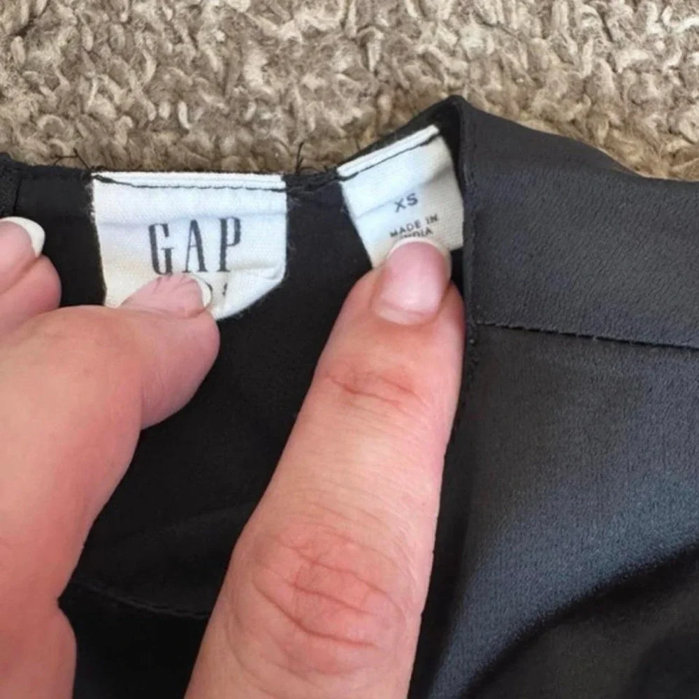 GAP black dress